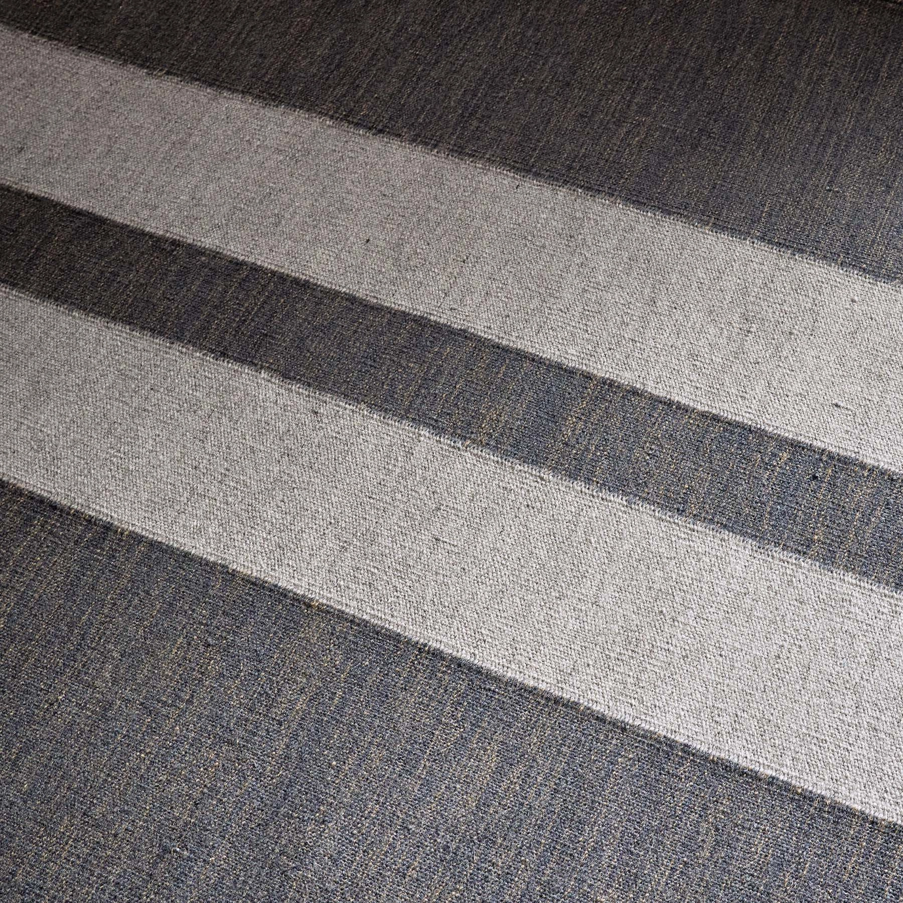 Double Stripe Runner - Guntmetal Marle/Pearl Grey